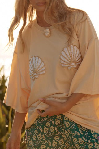 The very oversized shell titty tee - Creamy yellow