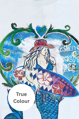 The very oversized resting beach face - Blue