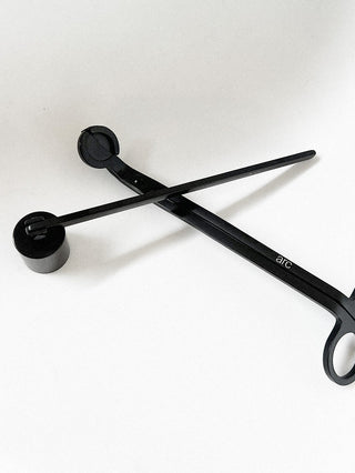 Arc candle snuffer